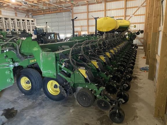Image of John Deere DB90 equipment image 1