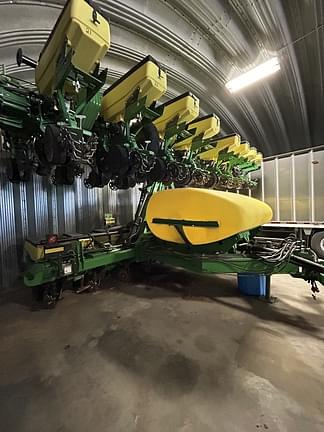 Image of John Deere DR24 equipment image 2