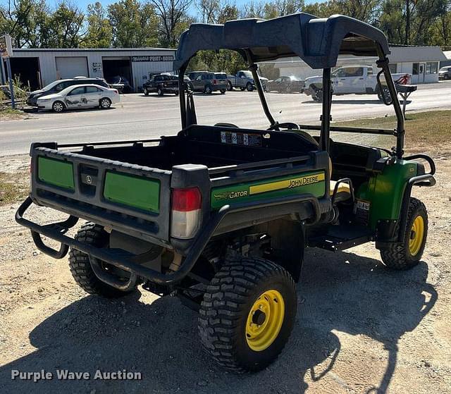 Image of John Deere Gator 825i equipment image 4