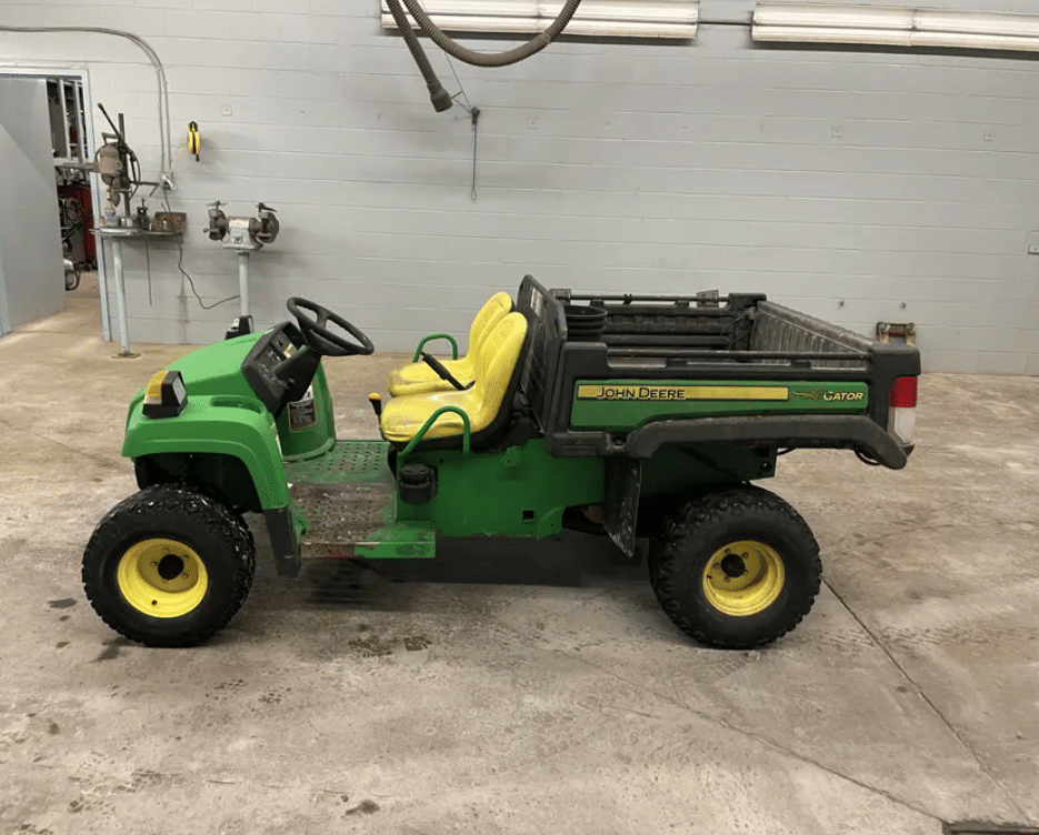 2016 John Deere Gator TX 4x2 Equipment Image0