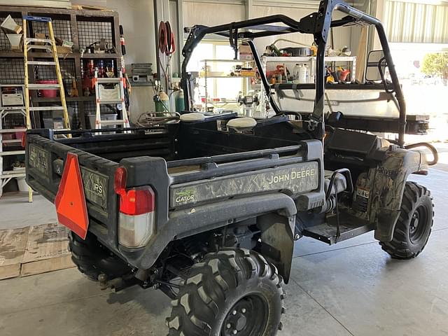 Image of John Deere Gator XUV 825i equipment image 2