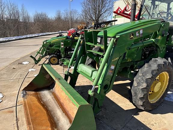 Image of John Deere H240 Primary image