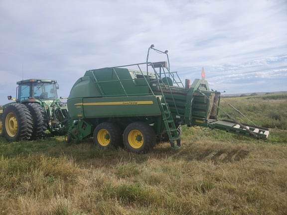 2016 John Deere L340 Equipment Image0