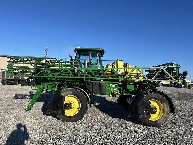 Image of John Deere R4023 equipment image 2