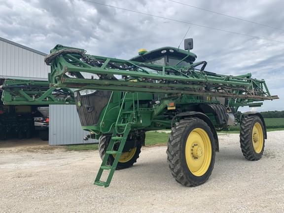 Image of John Deere R4030 equipment image 1