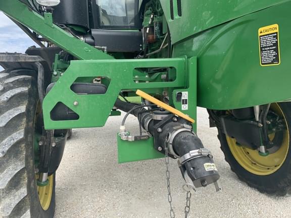 Image of John Deere R4030 equipment image 4