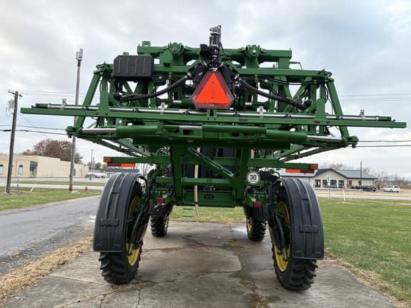 Image of John Deere R4030 equipment image 3