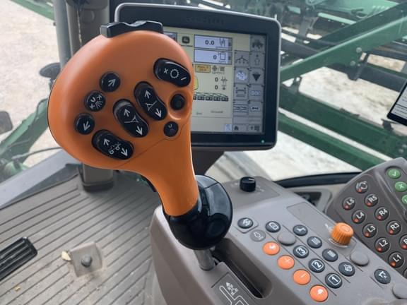 Image of John Deere R4030 equipment image 2