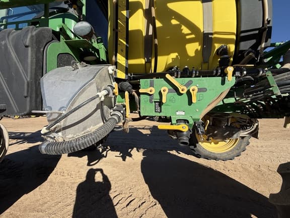 Image of John Deere R4030 equipment image 3