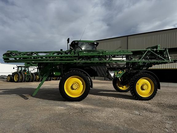 Image of John Deere R4030 equipment image 1