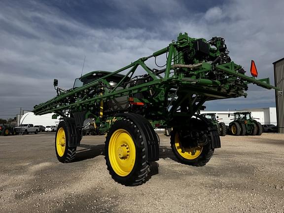 Image of John Deere R4030 equipment image 2