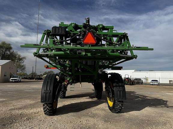 Image of John Deere R4030 equipment image 3