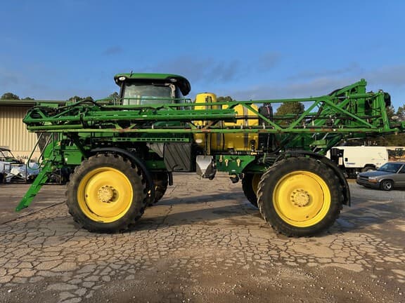 Image of John Deere R4030 equipment image 1