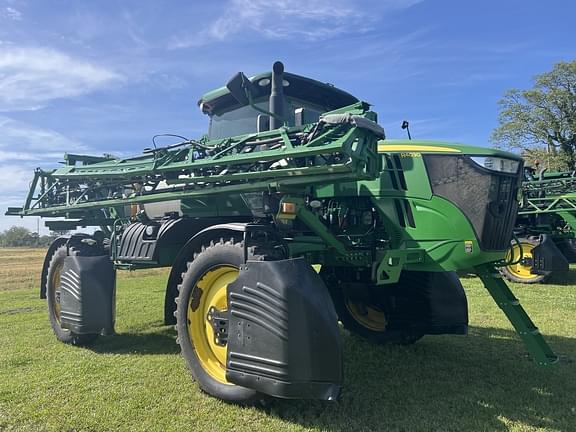 Image of John Deere R4030 equipment image 1