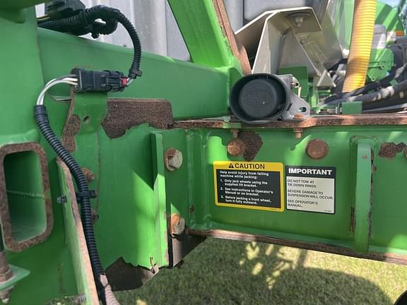 Image of John Deere R4030 equipment image 2