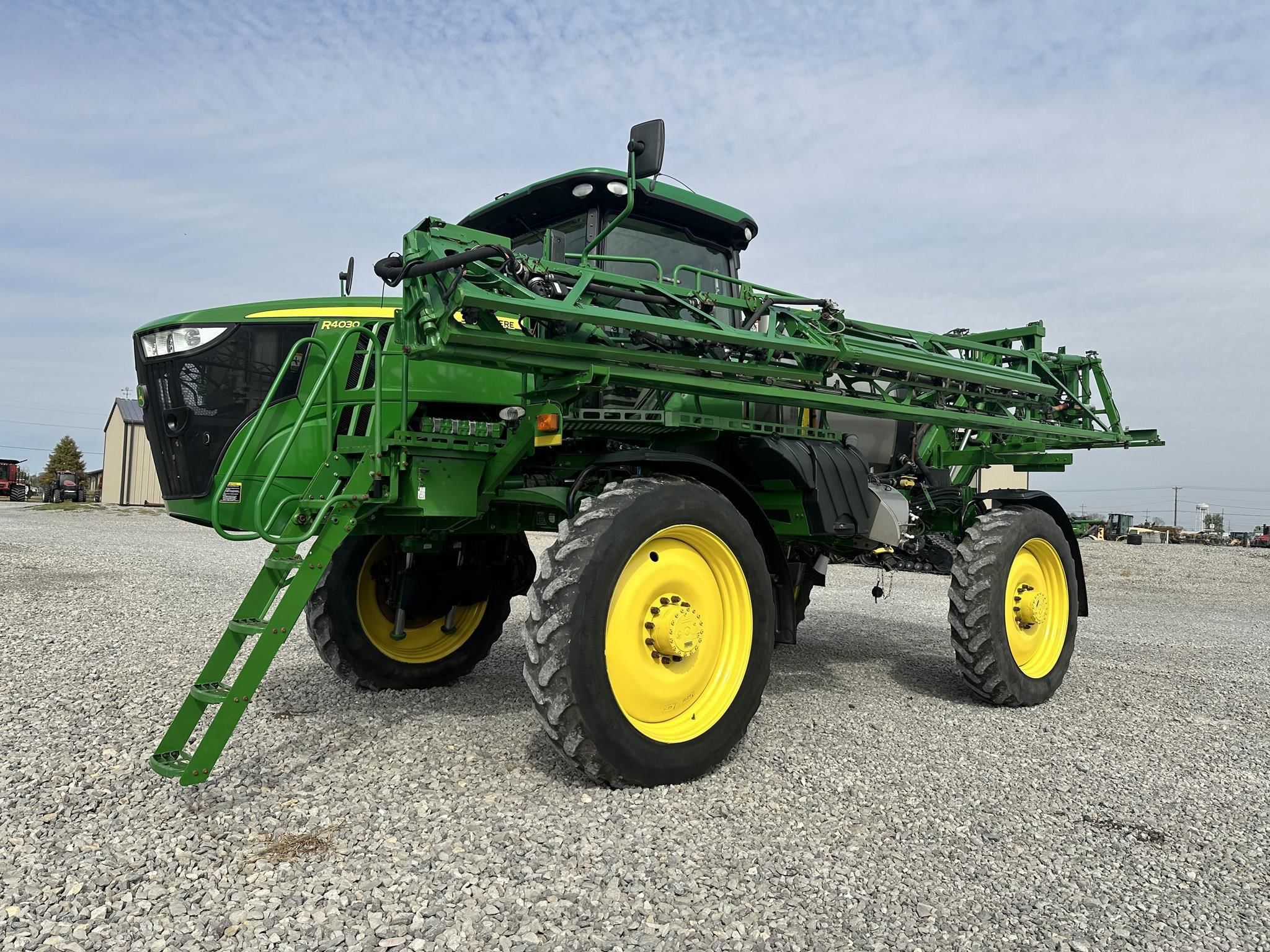 2016 John Deere R4030 Equipment Image0