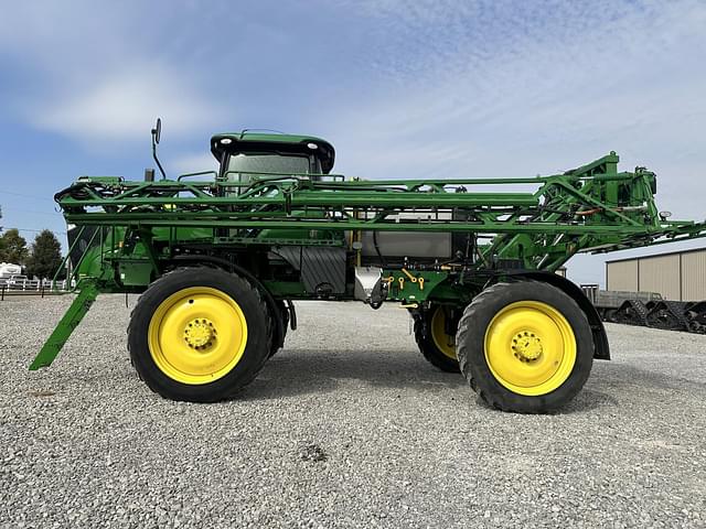 Image of John Deere R4030 equipment image 2