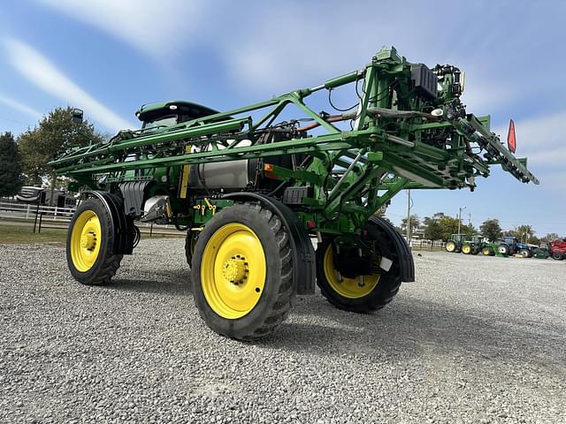 Image of John Deere R4030 equipment image 4