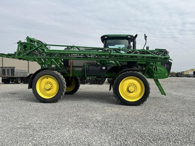 Image of John Deere R4030 equipment image 3