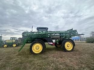 2016 John Deere R4030 Equipment Image0