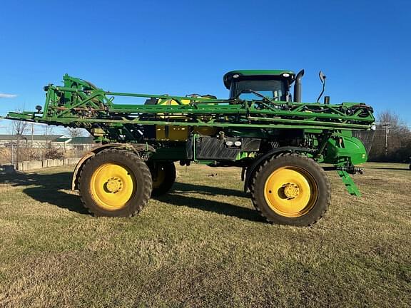 Image of John Deere R4030 equipment image 1