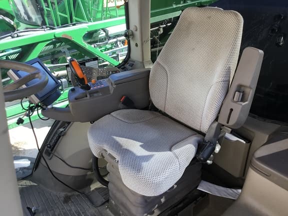 Image of John Deere R4038 equipment image 3