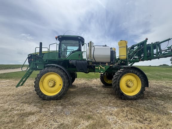 Image of John Deere R4038 equipment image 3