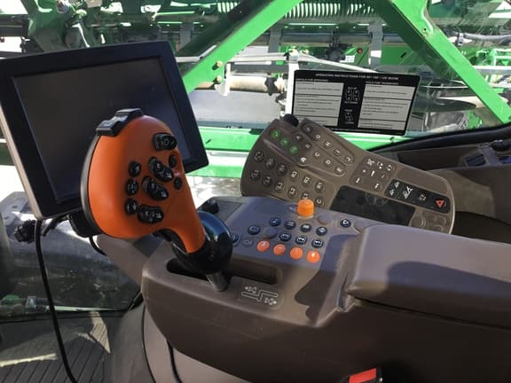 Image of John Deere R4038 equipment image 1