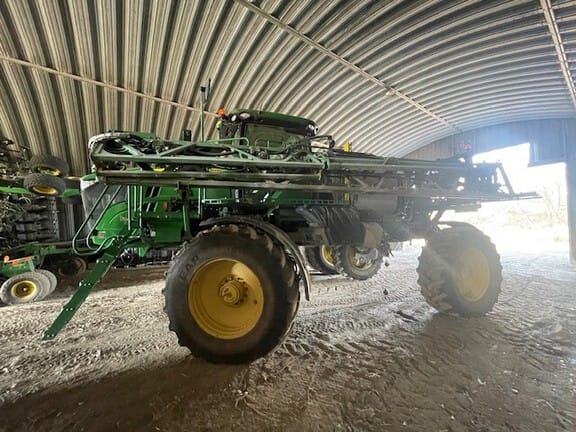2016 John Deere R4038 Equipment Image0