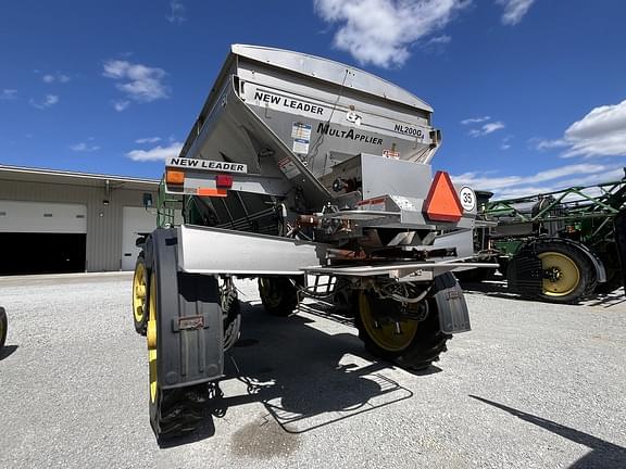 Image of John Deere R4038 equipment image 3