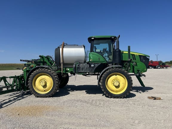 2016 John Deere R4038 Equipment Image0