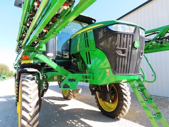 Image of John Deere R4038 equipment image 4
