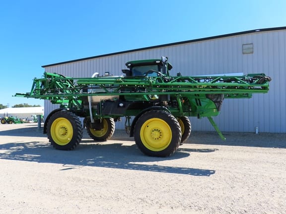 2016 John Deere R4038 Equipment Image0