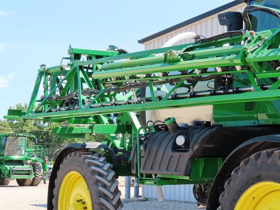Image of John Deere R4038 equipment image 2