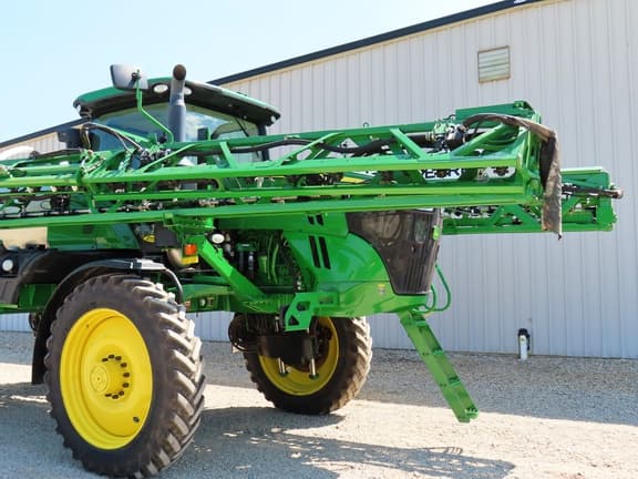 Image of John Deere R4038 equipment image 3