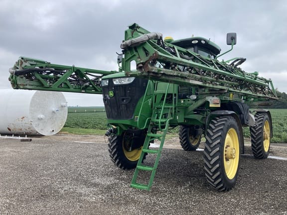 2016 John Deere R4038 Equipment Image0