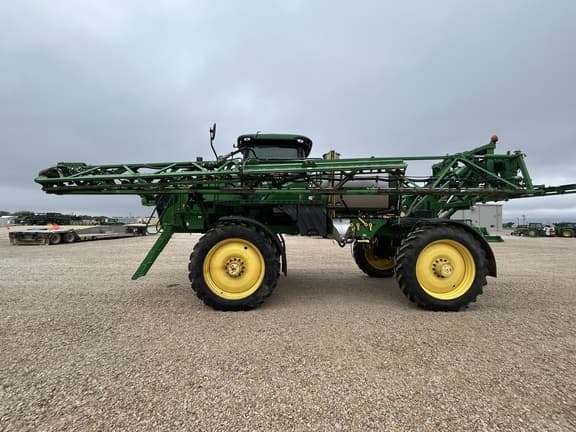 Image of John Deere R4038 equipment image 1