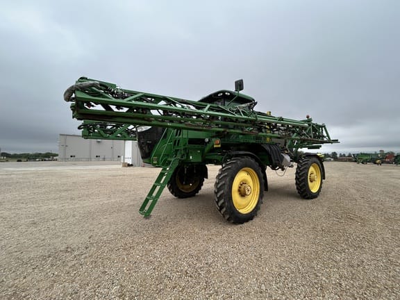 2016 John Deere R4038 Equipment Image0