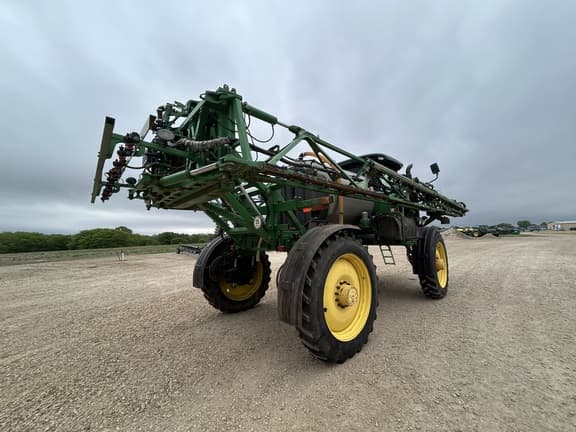 Image of John Deere R4038 equipment image 4