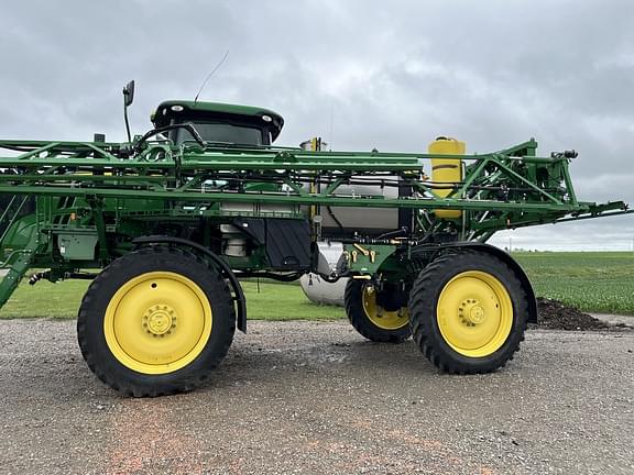 Image of John Deere R4038 equipment image 3