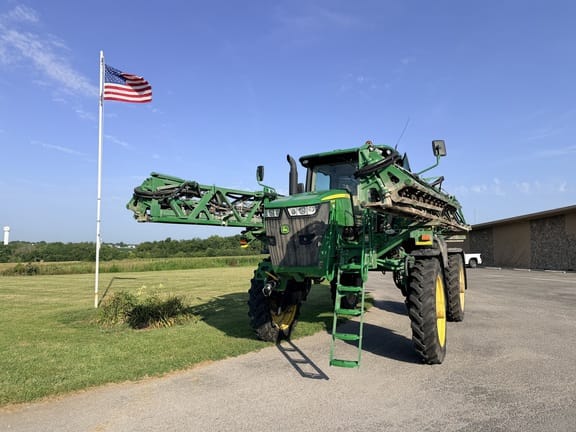 2016 John Deere R4038 Equipment Image0