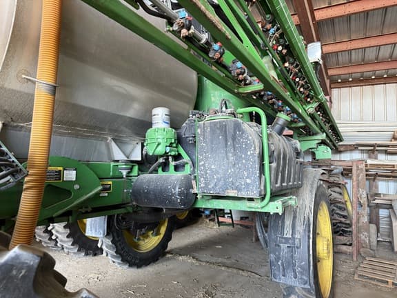 Image of John Deere R4038 equipment image 4