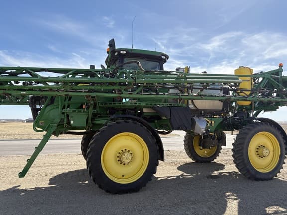 Image of John Deere R4038 equipment image 1