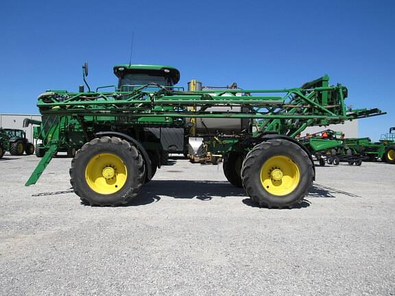 Image of John Deere R4038 equipment image 1