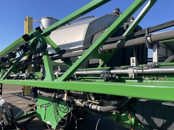 Image of John Deere R4038 Liquid System equipment image 1