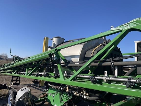 Image of John Deere R4038 Liquid System equipment image 4