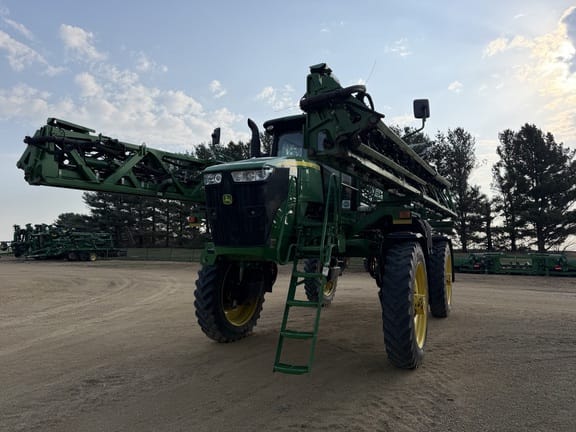 2016 John Deere R4038 Equipment Image0