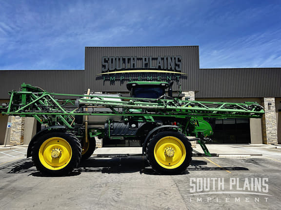 Image of John Deere R4038 equipment image 1