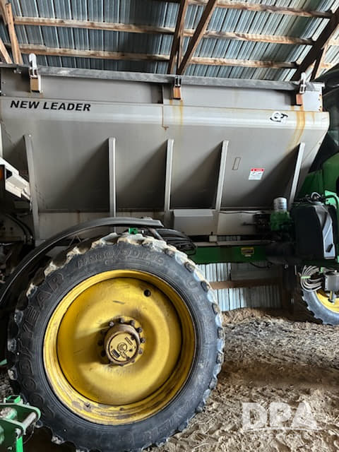 Image of John Deere R4038 equipment image 3