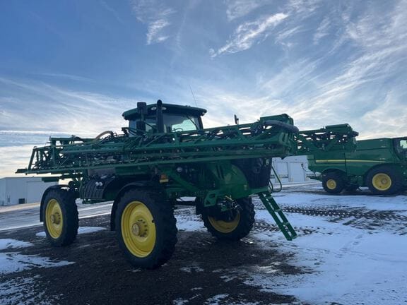 2016 John Deere R4038 Equipment Image0